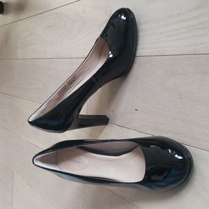 - Patent Leather Rockport Pumps Size 8
